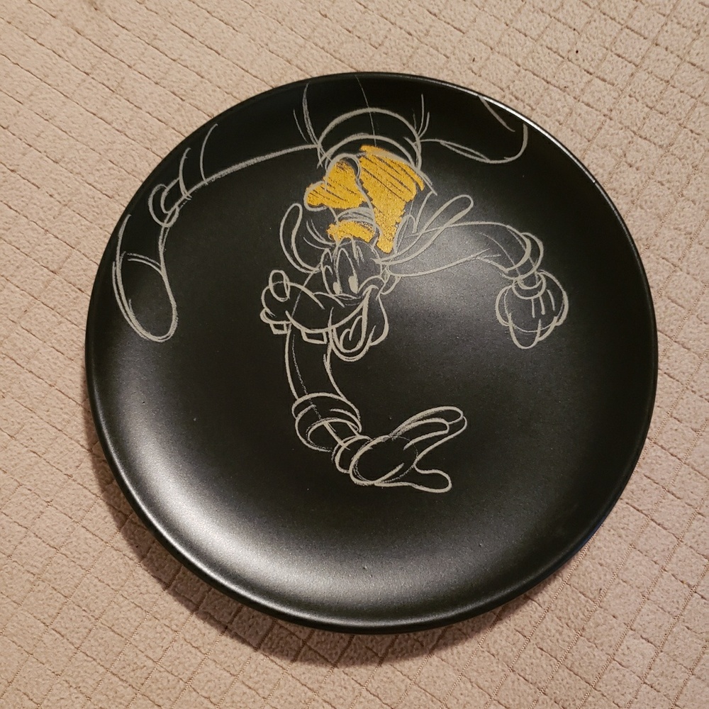 Hallmark Disney Chalkboard Goofy Dessert Plate